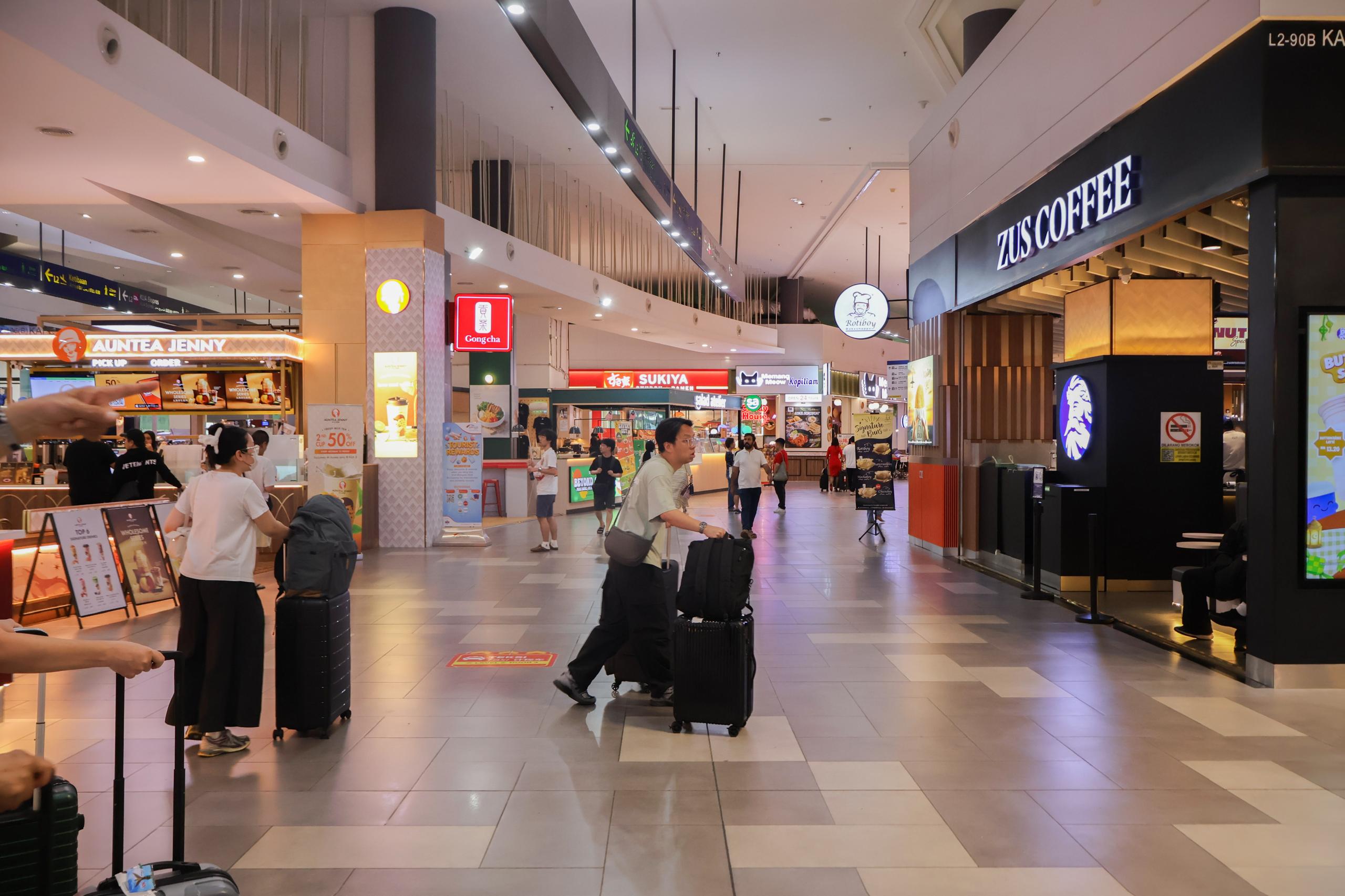 KLIA Terminal 2 route towards the exit door