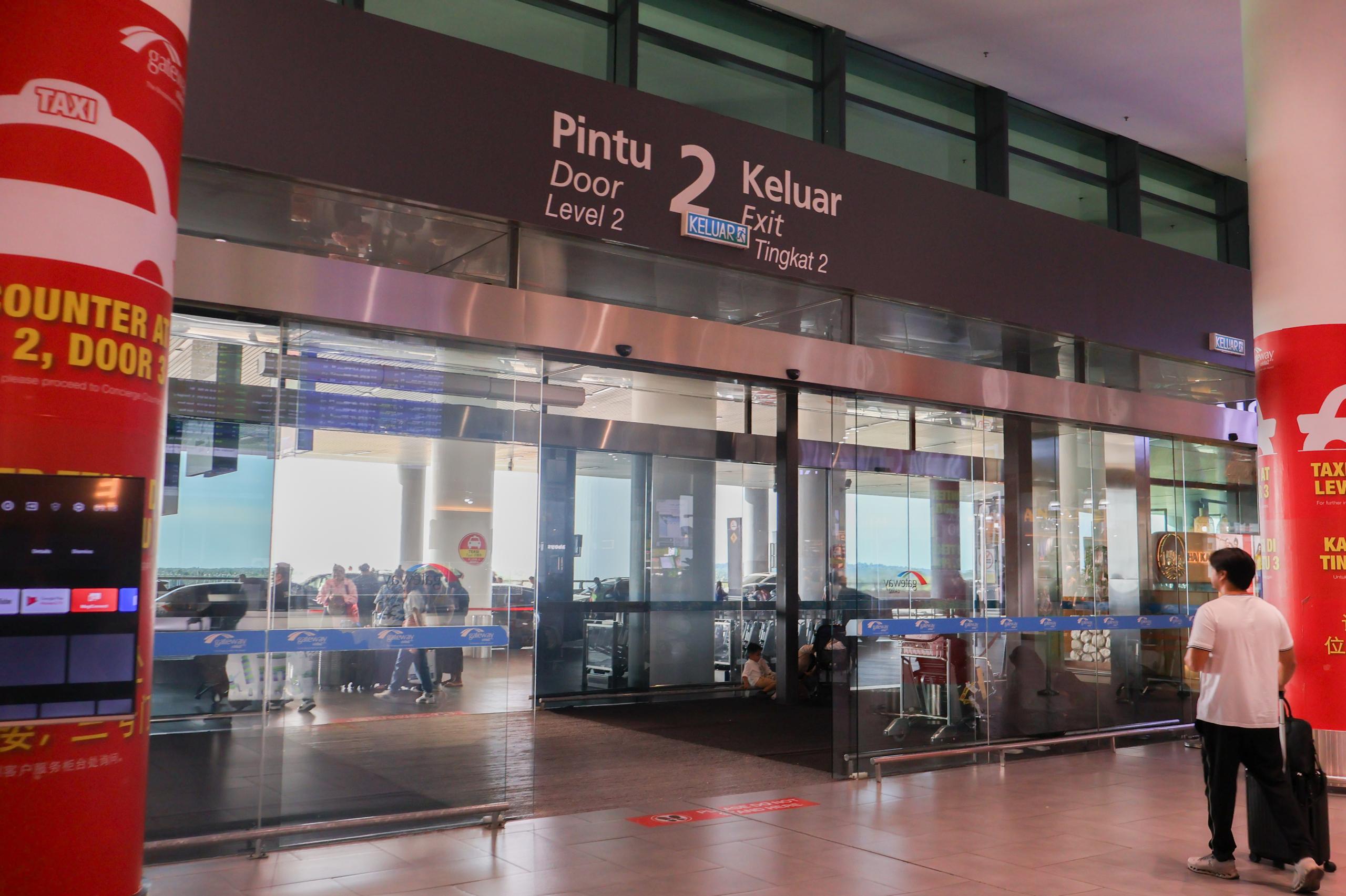 KLIA Terminal 2 Door 2 exit signage